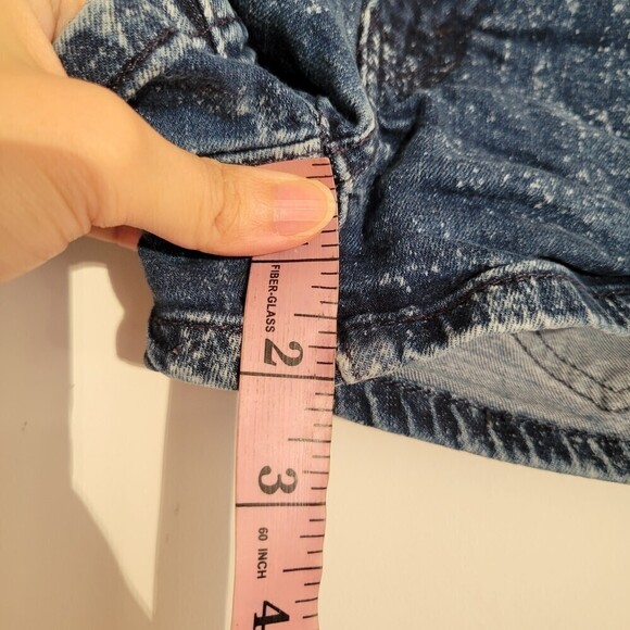 Levi's Blue Distressed White Speckled Denim Jean Short Shorts Size 24 - Picture 8 of 14